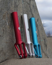 Load image into Gallery viewer, The Rapture "Red" Balanced Fork