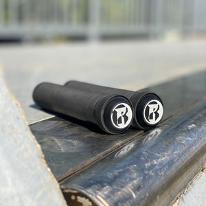 The Rapture RISE Black Grips